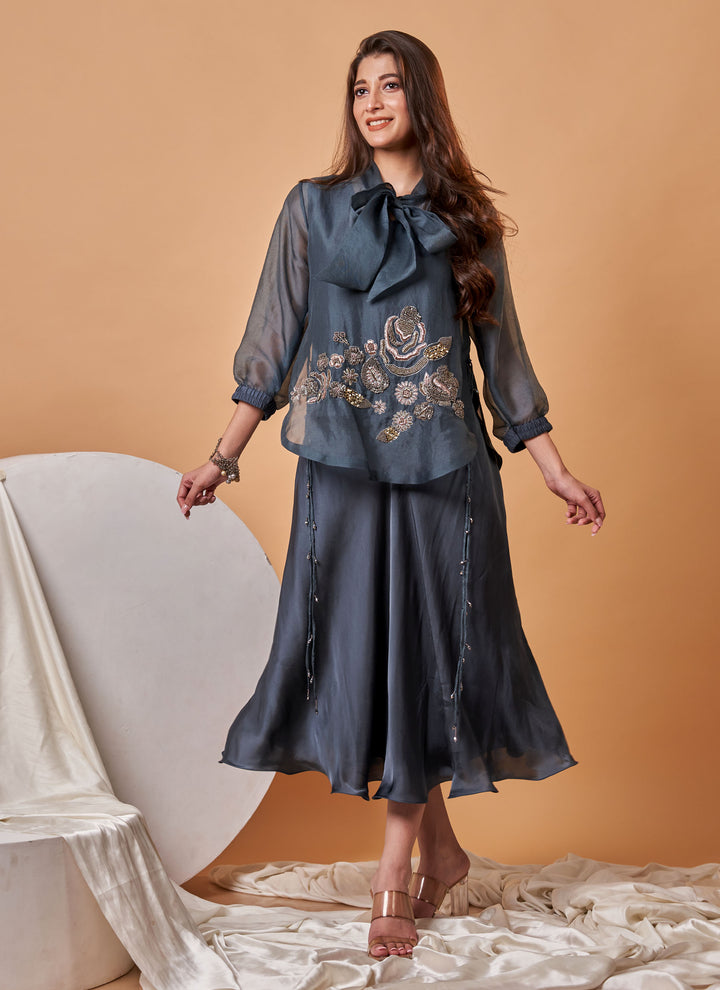 Charcoal Zardozi Skirt Set – charcoal grey bow-collar organza top with satin skirt, view 4